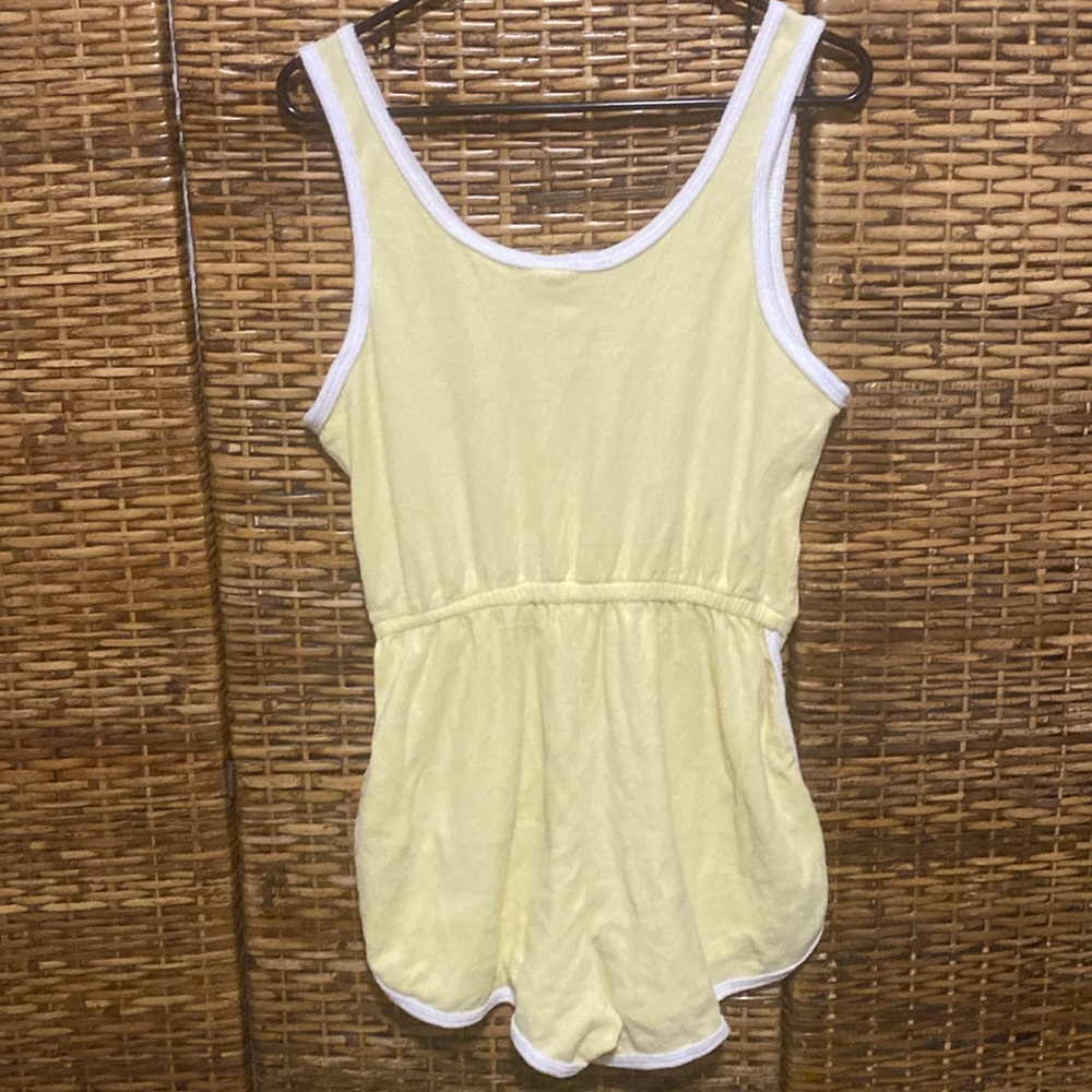 EUC Marvel Captain America Graphic Sleeveless Soft Yellow Terry Romper XXL - Picture 3 of 4